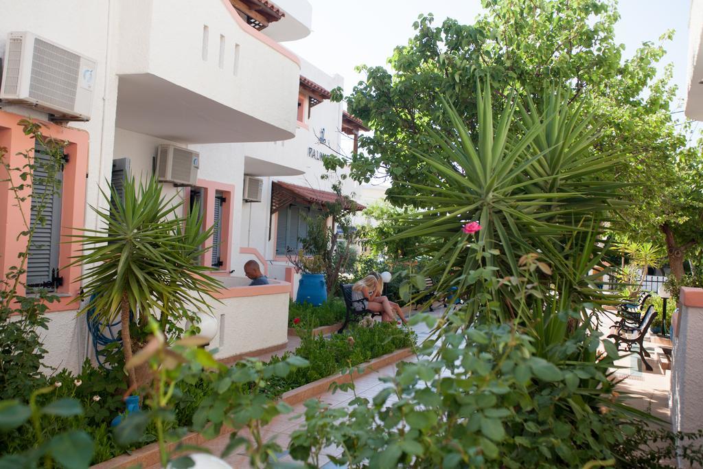 Palmira Apartments Makrýgialos エクステリア 写真