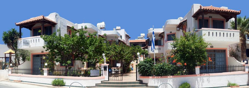 Palmira Apartments Makrýgialos エクステリア 写真