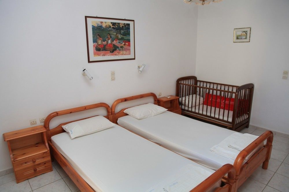 Palmira Apartments Makrýgialos エクステリア 写真