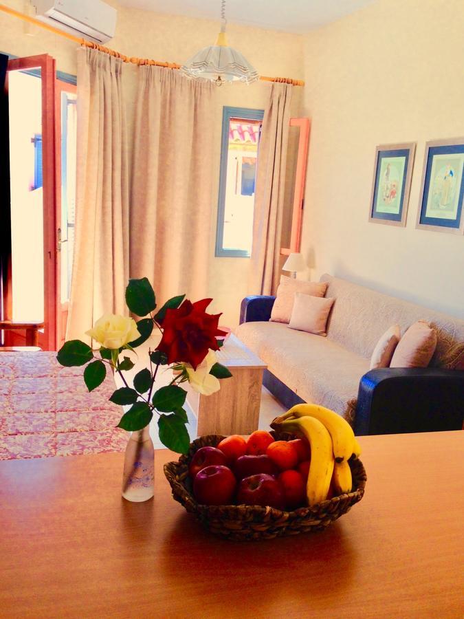 Palmira Apartments Makrýgialos エクステリア 写真