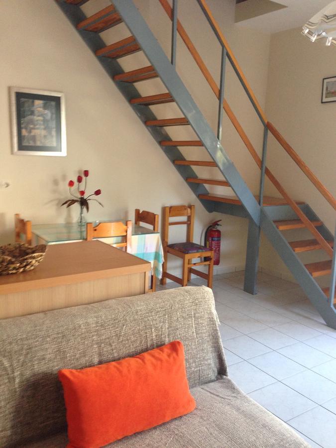 Palmira Apartments Makrýgialos エクステリア 写真