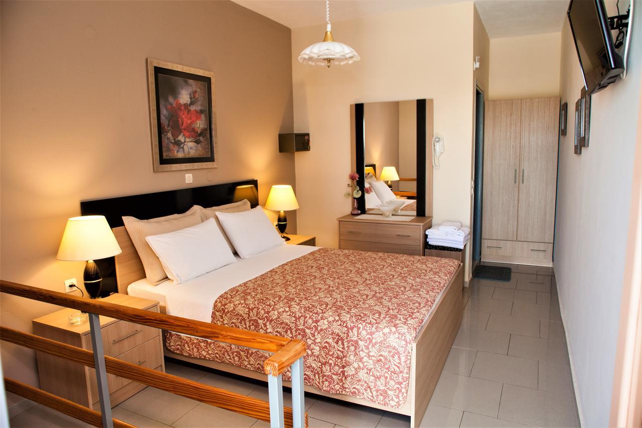 Palmira Apartments Makrýgialos エクステリア 写真